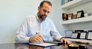 Ο Νεκτάριος Φαρμάκης υπέγραψε για νέους Παιδικούς Σταθμούς και νέες Τοπικές Μονάδες Υγείας στην Περιφέρεια Δυτικής Ελλάδας (Π.Δ.Ε.).