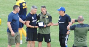 Ο Παναιτωλικός στο Καρπενήσι «χτίζει» για τη SL1 2025 - 2026 - Τα 5 γκολ στο Βελούχι και η βράβευση στον Γιάννη Πετράκη