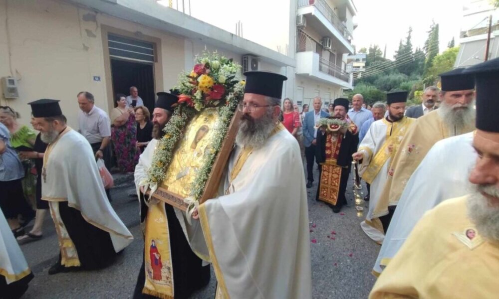 Στην Αγία Παρασκευή Αγρινίου με θρησκευτική ευλάβια η υποδοχή της Παναγίας Προυσιώτισσας και της δεξιάς χειρός της Αγίας Άννης