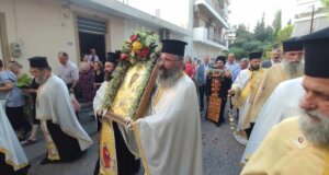 Στην Αγία Παρασκευή Αγρινίου με θρησκευτική ευλάβια η υποδοχή της Παναγίας Προυσιώτισσας και της δεξιάς χειρός της Αγίας Άννης