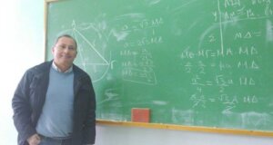 Ο Παναγιώτης Δρέλλιας είναι ο Αγρινιώτης που υπηρέτησε την Εκπαίδευση για 40 ολόκληρα χρόνια και τώρα ήρθε η ώρα της αποχώρησης!