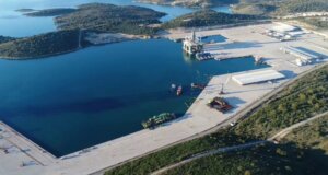 Ο Αστακός ζει στιγμές δόξας, αφού «ξεκλειδώνει» mega-επένδυση 650 εκατομμυρίων ευρώ στο Πλατυγιάλι!
