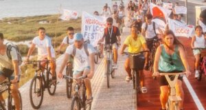 Στην Τουρλίδα με Ποδηλατάδα στο ηλιοβασίλεμα διαδόθηκε το απόγευμα της 15ης Ιουλίου ο ερχομός του 7ου Φεστιβάλ των Ντόπιων.
