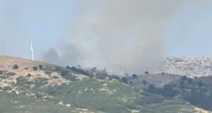 Στην Αμφιλοχία από νωρίς το απόγευμα είναι σε εξέλιξη μεγάλη πυρκαγιά μεταξύ Κατούνας και Στάνου - Κινητοποίηση της Π.Υ.