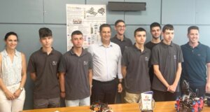 Ο Γιώργος Παπαναστασίου υποδέχθηκε στο Δημαρχείο τους Αγρινιώτες που διακρίθηκαν στο RoboCup 2025.