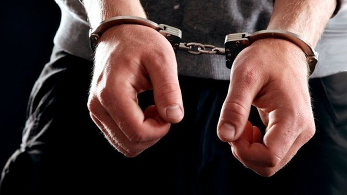 Σύμφωνα με την ΕΛ.ΑΣ. συνελήφθησαν 2 άνδρες σε Μεσολόγγι και Ναύπακτο για μαχαίρι και ναρκωτικά.