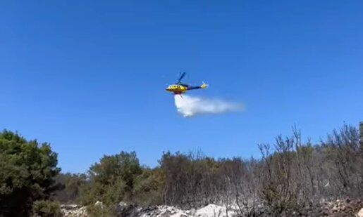 Στο Θέρμο το μεσημέρι της Τετάρτης, 9 Ιουλίου 2025 σηκώθηκαν ως και εναέρια μέσα για φωτιά στην περιοχή Ταξιάρχης.