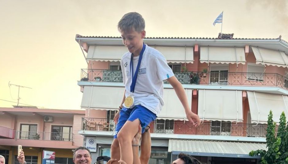 Η Βόνιτσα υποδέχθηκε τον 13χρονο Παγκόσμιο Πρωταθλητή Ιστιοπλοΐας, ο Νίκος Παππάς μόνο ικανοποίηση μπορεί να αισθάνεται.