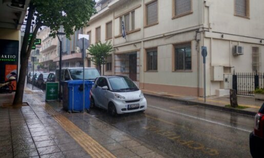 Κι όμως μετά τα 45άρια ήρθε και το αναπάντεχο... μπουρίνι! Όσοι εργάζονται ή δε βγαίνουν να πάνε διακοπές είδαν βροχή στο Αγρίνιο!