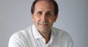 Ο Απόστολος Βεσυρόπουλος δεν είναι ανάμεσά μας - Πέθανε σε ηλικία 59 ετών από ανακοπή καρδιάς - Πενθεί η Νέα Δημοκρατία