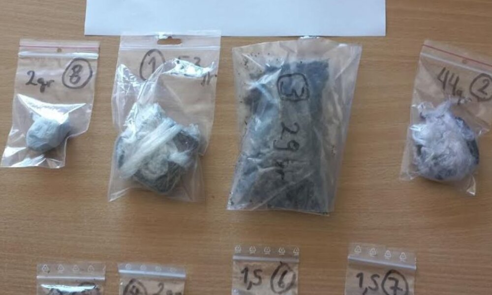 Στην Αμαλιάδα το απόγευμα του Σαββάτου, 2 Αυγούστου 2025 συνελήφθη ένας άνδρας διακίνηση ναρκωτικών.