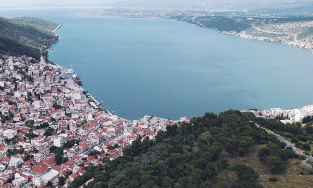 Στην Αμφιλοχία το πρωί ένας 74χρονος άνδρας έπεσε στη θάλασσα, η διάσωση έγινε από το Λιμενικό αλλά και πολίτες.