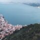 Στην Αμφιλοχία το πρωί ένας 74χρονος άνδρας έπεσε στη θάλασσα, η διάσωση έγινε από το Λιμενικό αλλά και πολίτες.