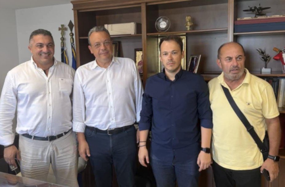 Ο Θανάσης Κασόλας είχε συνάντηση με τον Πρόεδρο του ΣΥ.ΡΙΖ.Α. - Προοδευτική Συμμαχία, Σωκράτη Φάμελλο στη Βόνιτσα μετά τις καταστροφές από τις πυρκαγιές.