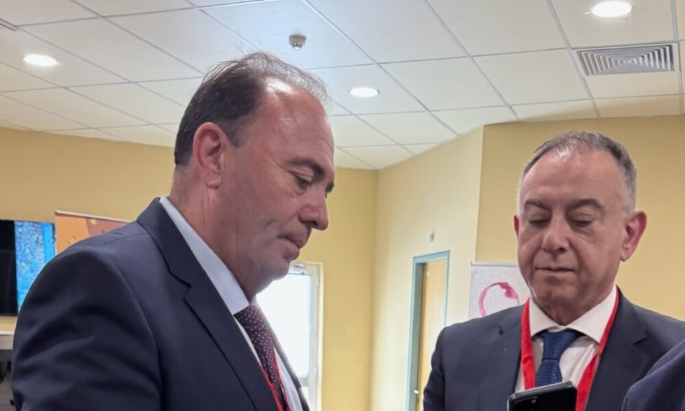 Η Περιφέρεια Δυτικής Ελλάδας για την έκτακτη ενίσχυση έως 14 ευρώ ανά αιγοπρόβατο για ζωοτροφές λόγω των επιζωοτιών πανώλης και ευλογιάς.