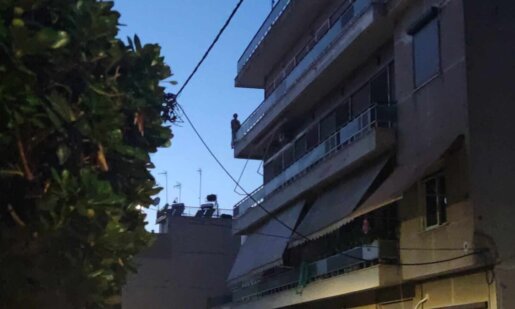 Στο Αγρίνιο την 25η Αυγούστου μια γυναίκα έδωσε τέλος στη ζωή της πέφτοντας από το μπαλκόνι του σπιτιού της.