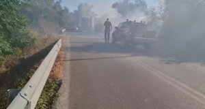 Στο Καινούργιο Αγρινίου η φωτιά που ξέσπασε το απόγευμα της 4ης Αυγούστου κινητοποίησε την Π.Υ., έκλεισε ο δρόμος προς Παναιτώλιο.