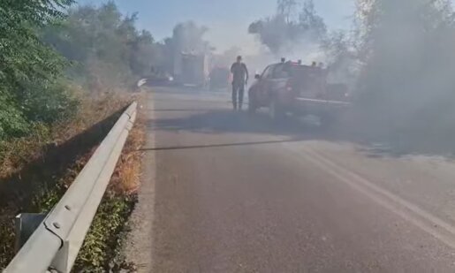 Στο Καινούργιο Αγρινίου η φωτιά που ξέσπασε το απόγευμα της 4ης Αυγούστου κινητοποίησε την Π.Υ., έκλεισε ο δρόμος προς Παναιτώλιο.