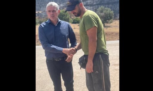 Ο Βουλευτής της Ν.Δ. και Υφυπουργός Κώστας Καραγκούνης επισκέφθηκε το Σάββατο (16/08) τις πυρόπληκτες περιοχές της Αιτωλοακαρνανίας.
