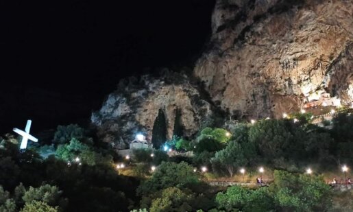 Την Παρασκευή, 22 Αυγούστου θα πραγματοποιηθεί Τέλεση Αγρυπνίας στην Αγία Ελεούσα στην Κλεισούρα Ι.Π. Μεσολογγίου.
