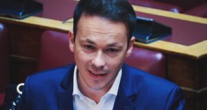 Ο Μίλτος Ζαμπάρας έφτασε ως τη Βουλή τις καταστροφικές πυρκαγιές στην Αιτωλοακαρνανία για άμεση αποζημίωση των πληγέντων.