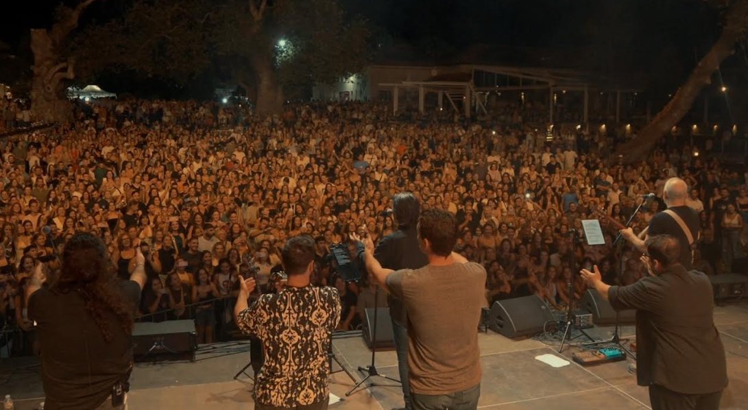 Το «Lake Party Trichonida 2025» έγραψε ήδη ιστορία από την πρώτη μέρα με Γιάννη Κότσιρα και Νίκο Πορτοκάλογλου.