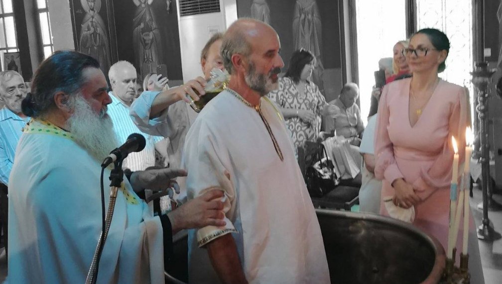Στο Αγρίνιο και συγκεκριμένα στο Εκκλησάκι της Ευαγγελίστριας ένας πρώην Παπικός βαπτίστηκε Χριστιανός!