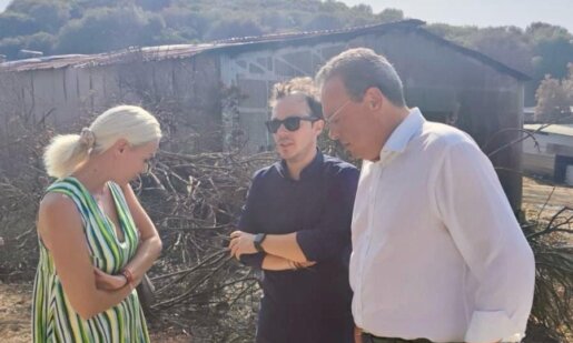 Ο Σωκράτης Φάμελλος επισκέφθηκε τη Βόνιτσα και διαπίστωσε πως οι πυρκαγιές άφησαν «ένα τραγικό αποτύπωμα περίπου 5.000 στρεμμάτων».