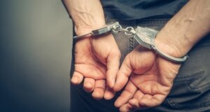 Στο Αιτωλικό τα ξημερώματα της 19ης Αυγούστου πραγματοποιήθηκε η σύλληψη γονέων για έκθεση ανήλικων σε κίνδυνο.