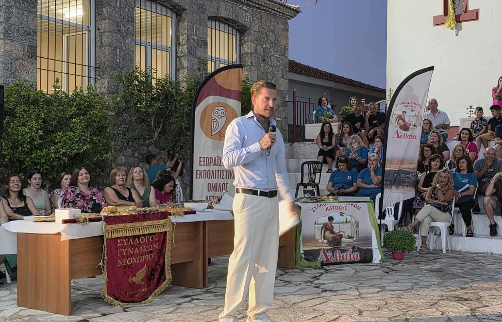 Στο Πεντάλοφο ο Χρήστος Μοίρας εμφανώς συγκινημένος για τη μεγάλη συμμετοχή στη γαστρονομική εκδήλωση.