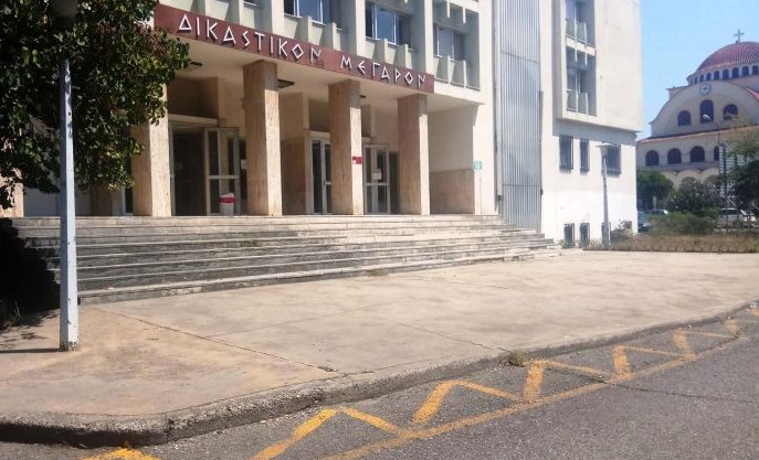 Στο Αγρίνιο αφέθηκε ελεύθερος με όρους ο 44χρονος που κατηγορείται από την εν διαστάσει σύζυγό του.