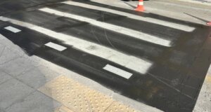 Ο ΣΥ.ΡΙΖ.Α. Αιτωλοακαρνανίας αναφέρεται στις «έξυπνες» διαβάσεις πεζών, ένα μνημείο σπατάλης, ανικανότητας και κοροϊδίας των πολιτών.