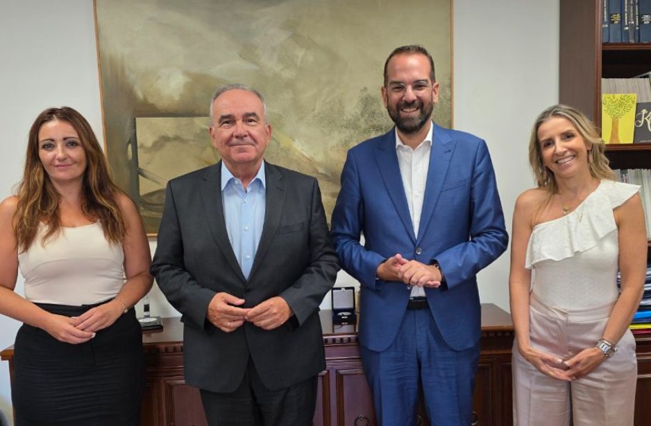 Ο Περιφερειάρχης Νεκτάριος Φαρμάκης είχε σημαντικές συναντήσεις για τα απαιτούμενα έργα στις πυρόπληκτες περιοχές της Δυτικής Ελλάδας.