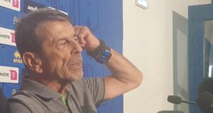 Ο Γιάννης Πετράκης εμφανίστηκε απογοητευμένος μετά την ήττα του Παναιτωλικού από τον Βόλο, για την 3η Αγωνιστική της SL1.