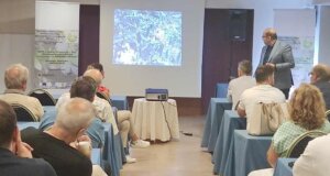 Η Ένωση Αγρινίου παρουσίασε (15/09) σε ξενοδοχείο της πόλης τα αποτελέσματα του ερευνητικού έργου για το Γλοιοσπόριο της Ελιάς.
