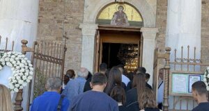 Ο Γιώργος Παυλάκης έφυγε τόσο πρόωρα από τη ζωή και το πρωί της 19ης Σεπτεμβρίου άπαντες στο Μεσολόγγι αποχαιρέτησαν τον 54χρονο.