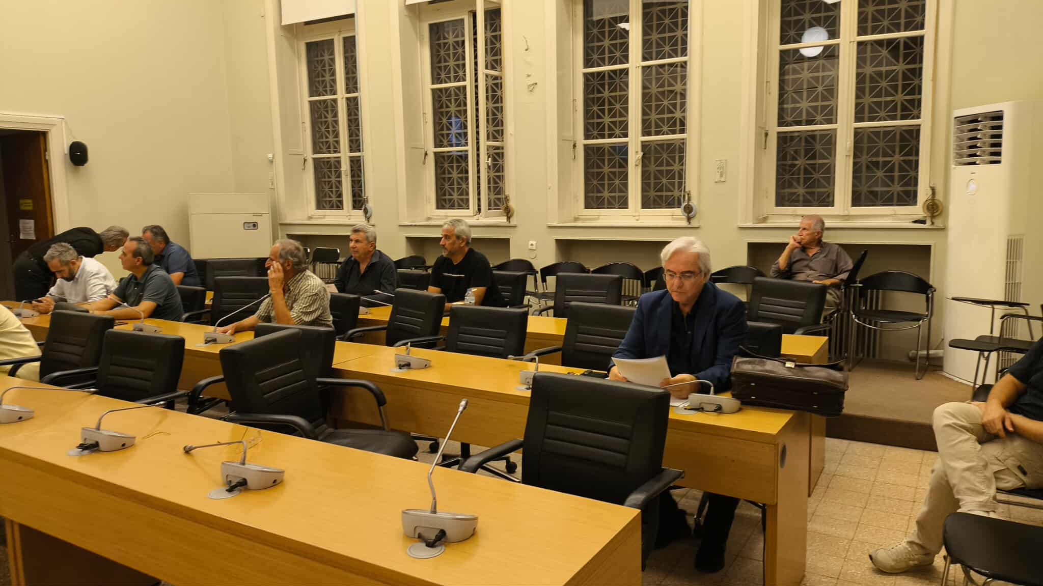 Στο Δημοτικό Συμβούλιο Αγρινίου είχαμε έντονες αντιδράσεις και αποχώρηση Παπανικολάου για την καθυστέρηση στον κανονισμό λειτουργίας.