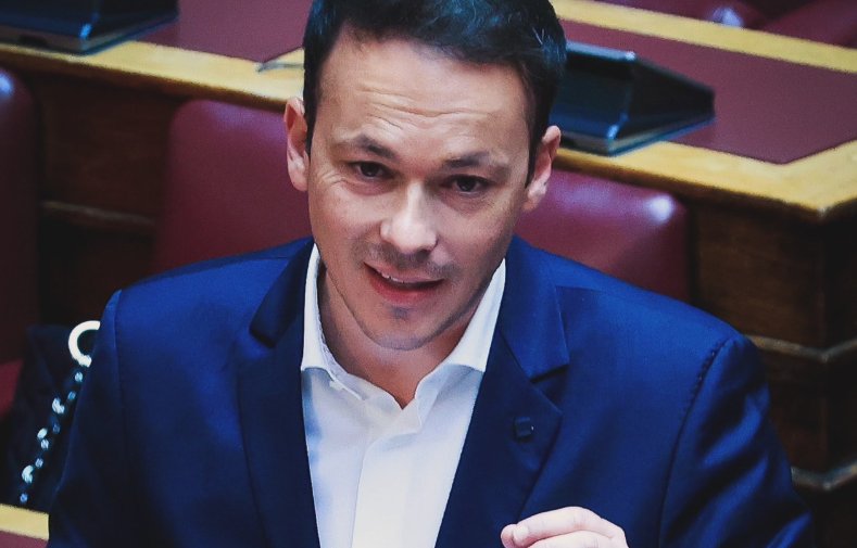 Ο Μίλτος Ζαμπάρας δήλωσε στη Βουλή πως η Ορεινή Ναυπακτία «πνίγεται» με την άναρχη και ανεξέλεγκτη αδειοδότηση Α.Π.Ε.