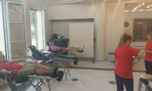 Εθελοντική Αιμοδοσία από νωρίς το πρωί στο Παπαστράτειο Μέγαρο Αγρινίου με τους συμπολίτες να στέλνουν μήνυμα ζωής και αλληλεγγύης.