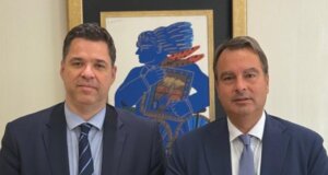 Ο Θανάσης Παπαθανάσης συνάντησε τον Θανάση Κοντογεώργη για το Τοπικό Σχέδιο Ανάπτυξης της Αιτωλοακαρνανίας.