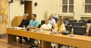 Ο Κώστας Πιστιόλας ως Επικεφαλής της Παράταξης «Αγρίνιο, Πάμε Ψηλά» αναρωτιέται μέσω ανακοίνωσης «Τί φοβάται η Δημοτική Αρχή Αγρινίου;»