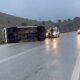 Στην Αμφιλοχία σημειώθηκε ανατροπή βαν που είχε ως αποτέλεσμα τον ελαφρύ τραυματισμό της γυναίκας οδηγού, μεταφέρθηκε στο Κέντρο Υγείας.