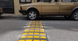 Ο Δήμος Αγρινίου μέσω ανακοίνωσης ενημερώνει για τις υπερυψωμένες εγκάρσιες λωρίδες στην Οδό Γρίβα για την ενίσχυση της οδικής ασφάλειας.