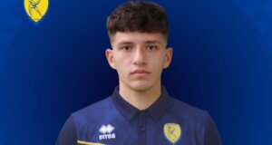 Ο Παναιτωλικός στη SL1 δε μπορεί να υπολογίζει στις υπηρεσίες 19χρονου μεσοεπιθετικού - Ο Χρήστος Εσκετζής υπέστη ρήξη χιαστού.