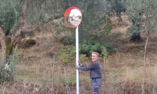 Παρεμβάσεις για τη βελτίωση της οδικής ασφάλειας και της καθημερινότητας στον Άγιο Ανδρέα Μακρυνείας, μετά από πρωτοβουλία που πήρε ο Προέδρος Στάθης Λαγός.