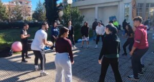 Ώρα για «Welcome to UP 2025» στο Αγρίνιο! Οι «Μικροί Αθλητές» και ο Βασίλης Φωτάκης υποδέχθηκαν τους Πρωτοετείς Φοιτητές