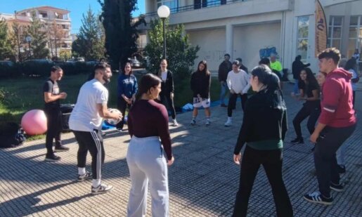 Ώρα για «Welcome to UP 2025» στο Αγρίνιο! Οι «Μικροί Αθλητές» και ο Βασίλης Φωτάκης υποδέχθηκαν τους Πρωτοετείς Φοιτητές