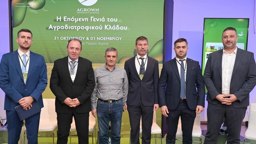 Στο Αγρίνιο την 31η Οκτωβρίου 2025 στο πλαίσιο της 1ης ημέρας εργασιών του «AGROWN» 2025 ένα από τα θέματα που συζητήθηκαν αφορά στις Περιφέρειες και τη δύναμη που ζητάνε.