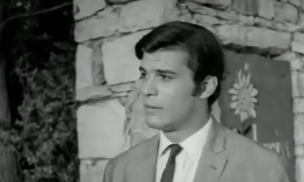 Ο Άλκης Γιαννακάς, ο Παναιτωλιώτης ζεν πρεμιέ του παλιού Ελληνικού Κινηματογράφου έφυγε από τη ζωή τα ξημερώματα της 12ης Οκτωβρίου σε ηλικία 80 ετών.