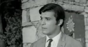 Ο Άλκης Γιαννακάς, ο Παναιτωλιώτης ζεν πρεμιέ του παλιού Ελληνικού Κινηματογράφου έφυγε από τη ζωή τα ξημερώματα της 12ης Οκτωβρίου σε ηλικία 80 ετών.